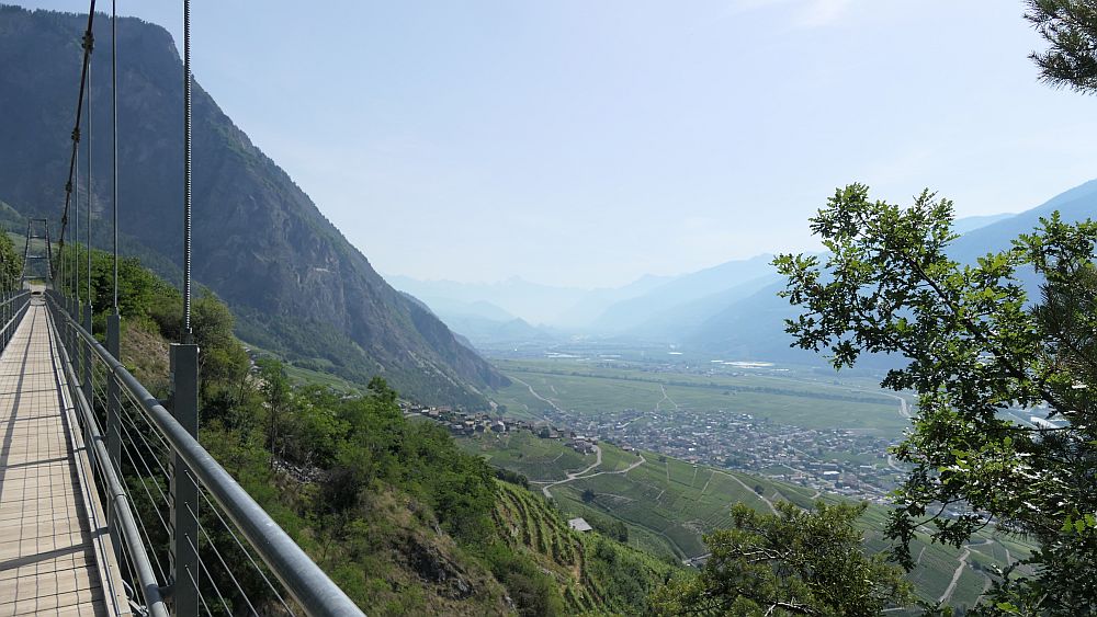 Saillon zur Hängebruecke Farinet