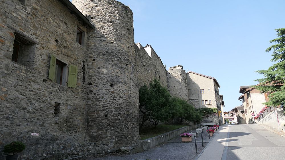 Saillon zur Hängebruecke Farinet